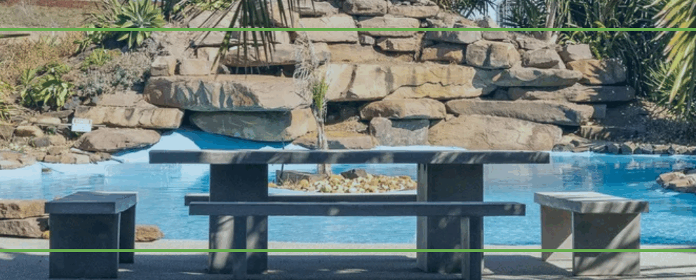 Holiday Homes with a Swimming Pool